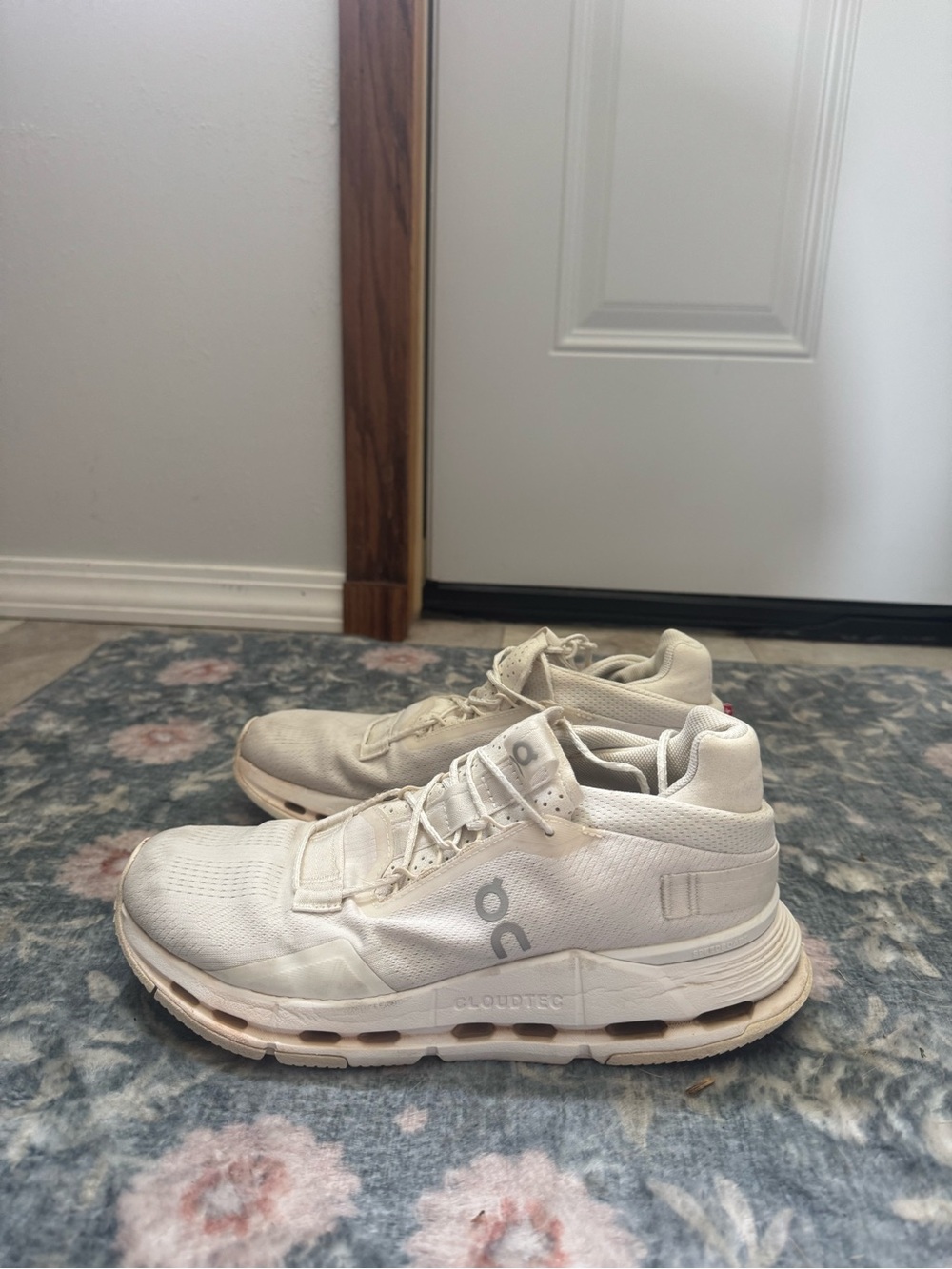 On Running On Clouds Sneaker